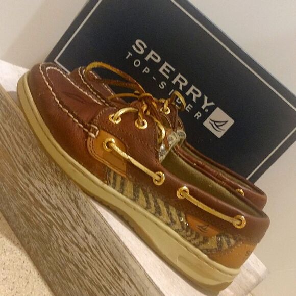 Sperry Size 6 Shoes  - Picture 1 of 6